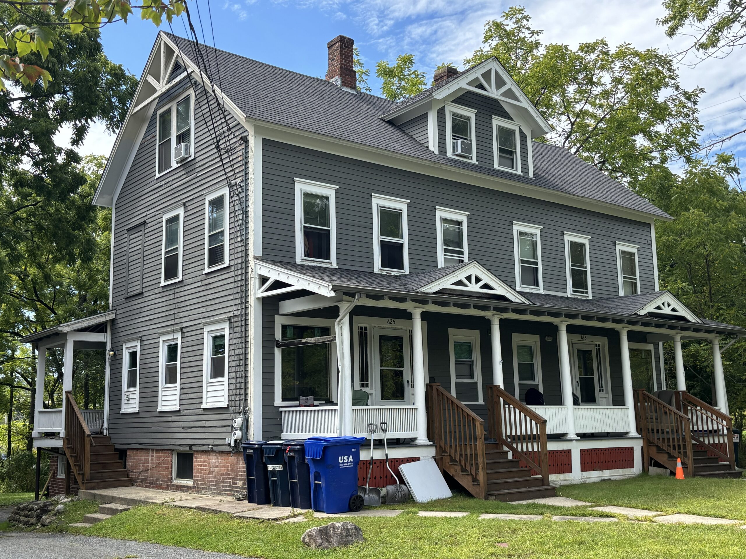 623 Main St